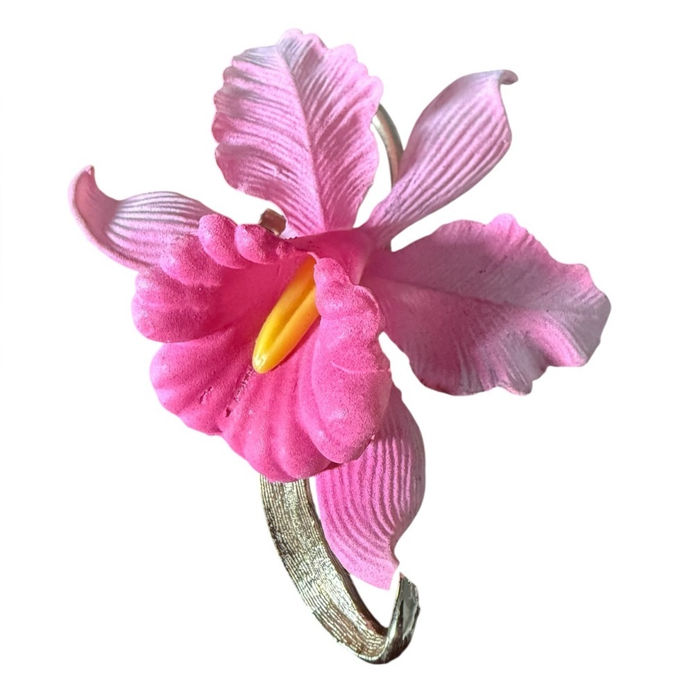 Vintage Plastic Flower Brooch